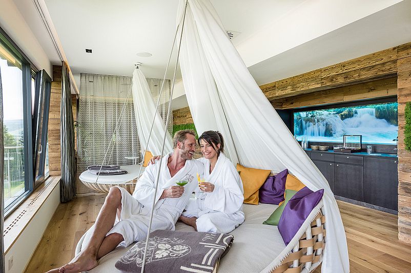 csm_schwebende-kuschelnester-wellnesshotel-winzer-oberoesterreich-01_226cdc5e37.jpg