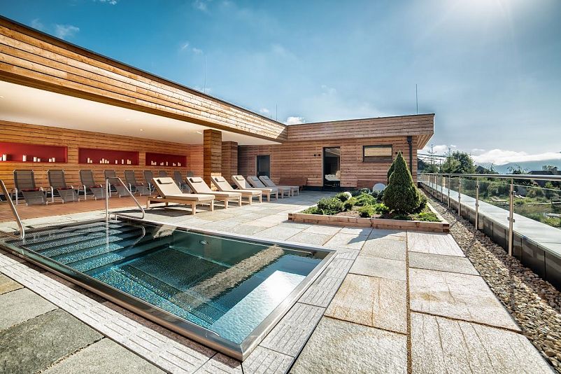 eggerwirt-pool.jpg