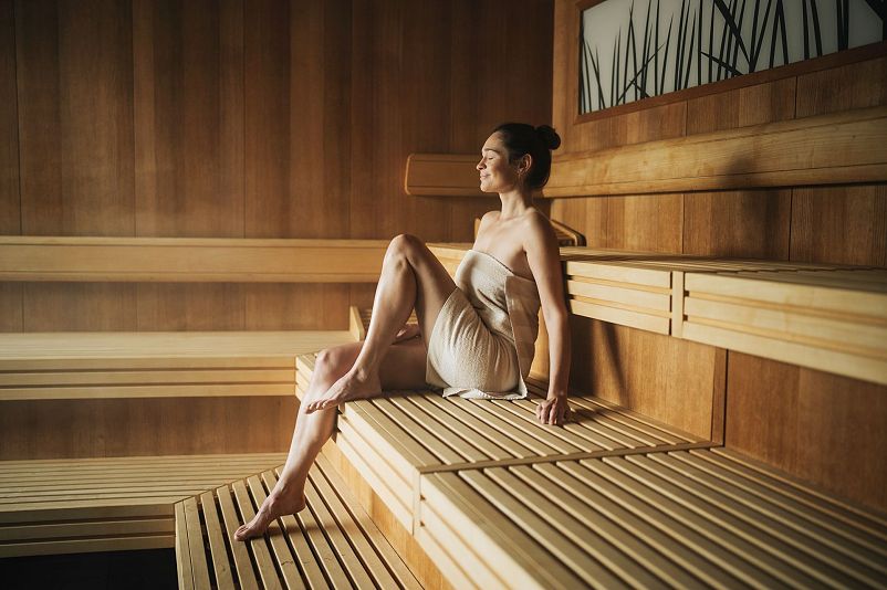 ritzenhof-wellness-und-gesundheit-spa-am-see-aussensauna-lukas (1).jpg