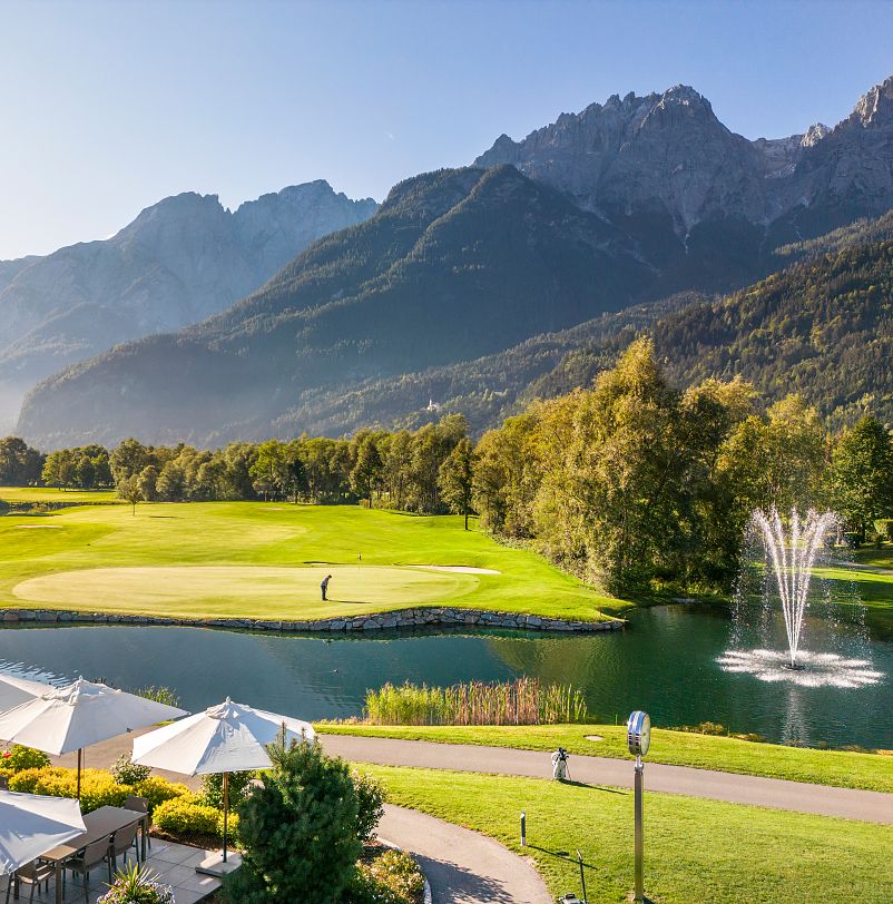 Dolomitengolf-Traumpanorama-Clubrestaurant.jpg