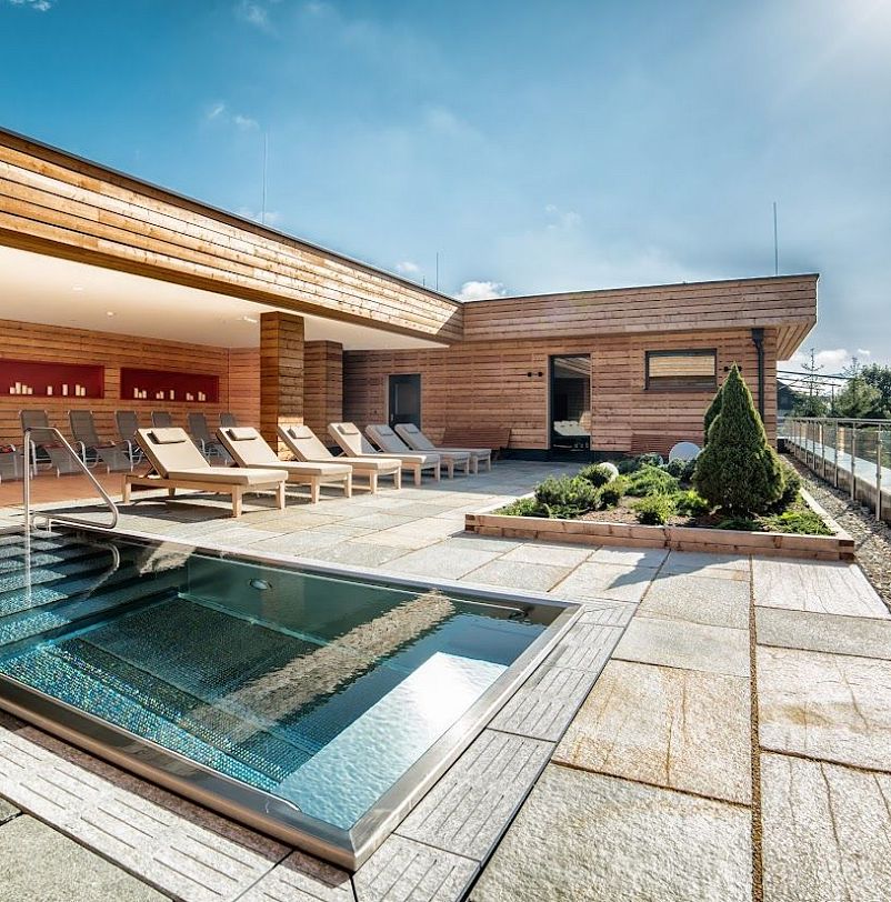 eggerwirt-pool.jpg