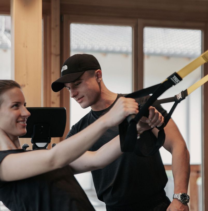 posthotel-achenkirch-hotelsinshape-training-mit-trainer.jpg