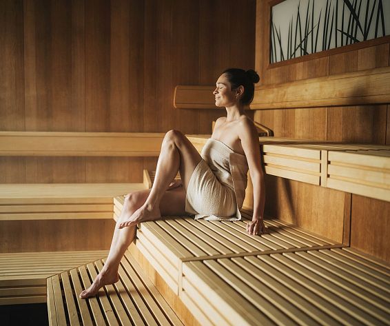 ritzenhof-wellness-und-gesundheit-spa-am-see-aussensauna-lukas (1).jpg
