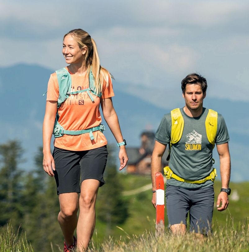 sporthotel-wagrain-wandern-zum-gipfel-des-hochgruendeck-in-wagrain-quer2x.jpg