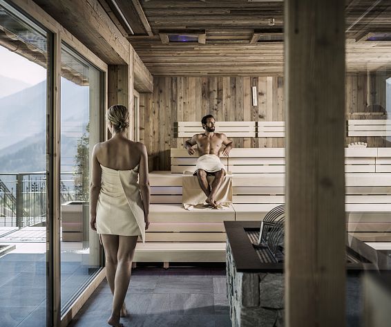 STOCKresort_Finkenberg_Zillertal_hotelsINshape_F_ 01 Aufguss Sauna  (1).jpg