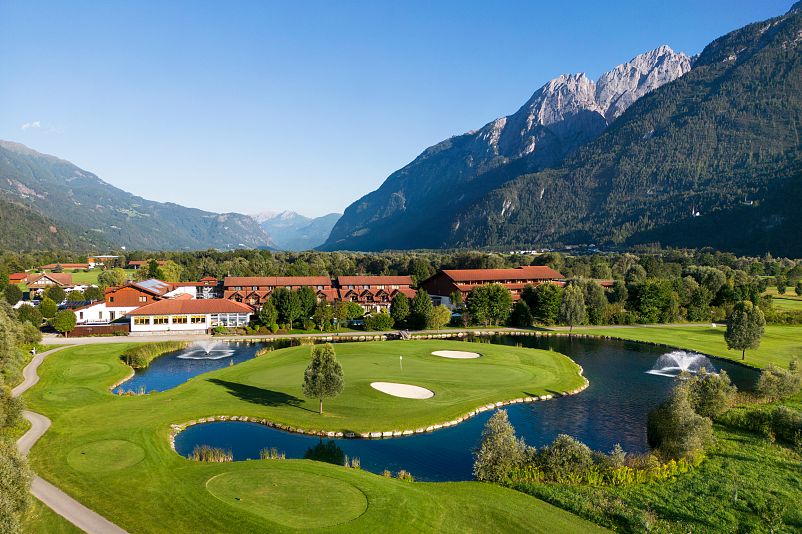 Dolomitengolf-Hotel-und-Spa-Luftbild.jpg