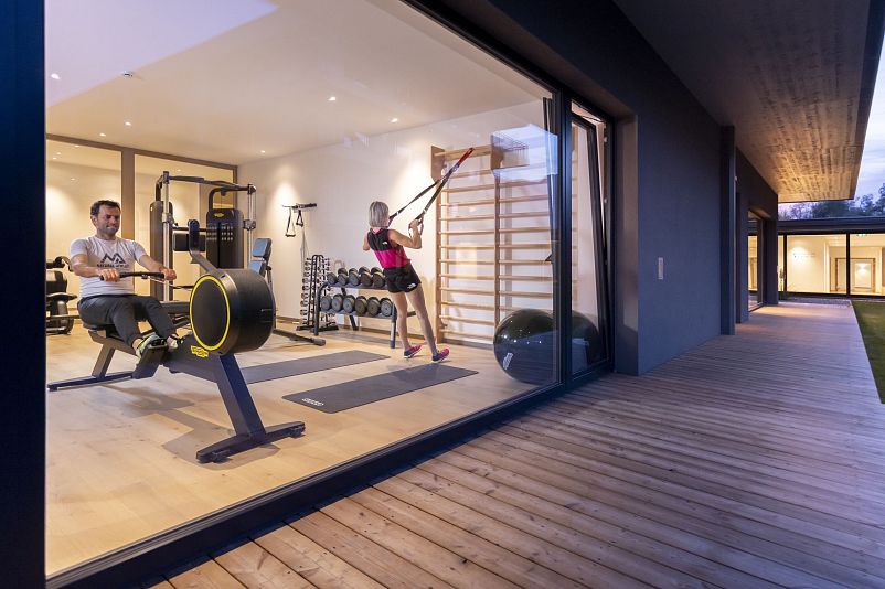 dolomitengolf-suites-hotelsinshape-best-fitness-hotels-best-yoga-hotels211029-martinlugger-golfhotel-09a1083.jpg