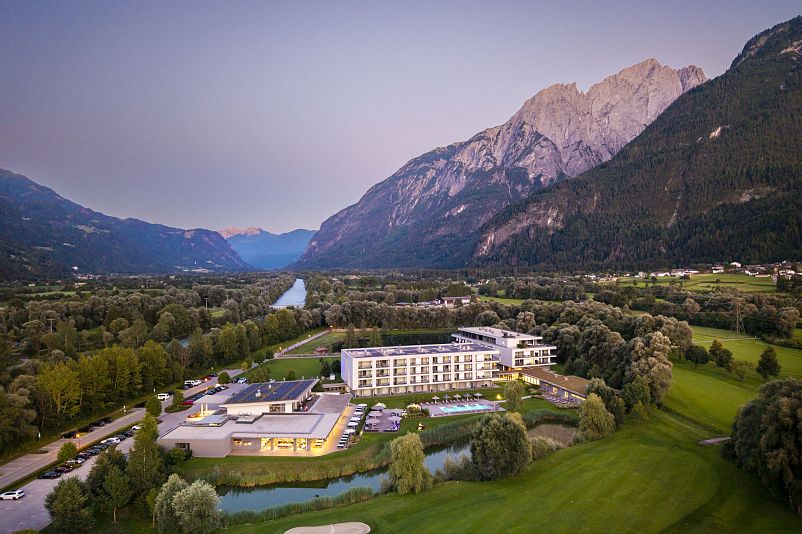 dolomitengolf-suites-hotelsinshape-best-fitness-hotels-best-yoga-hotels250717-martinlugger-golfhotel-dji-20250717212009-0634-d.jpg