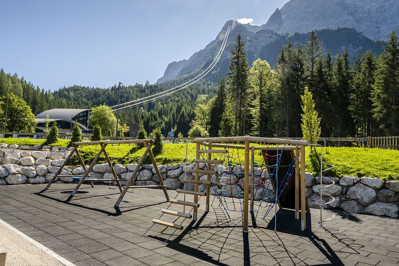 druck-zugspitzresort-0720-3601-hotelsinshape.jpg