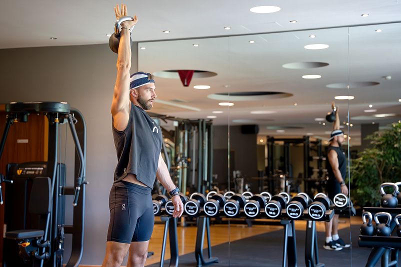 Kettlebell-Training im Gym des Krallerhof Leogang