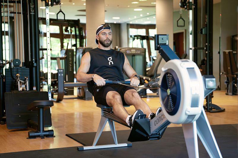 Rudertraining im Fitnessraum des Krallerhof Leogang