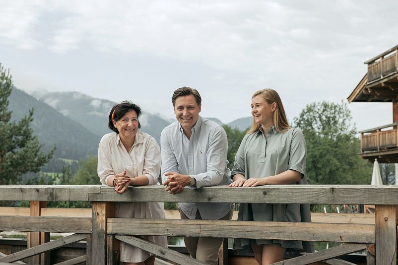 Gastgeberfamilie Barbara Winkler, Michael Landlinger-Weilbold und Evelyn Adelsberger © Jenny Haimerl (2).jpg