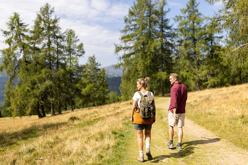 hotel-hochschober-hiking-couple-alpine-trail-722.jpg