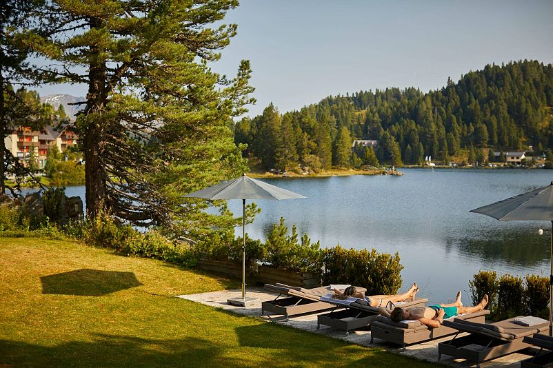 hotel-hochschober-lakeside-wellness-loungers-0935.jpg