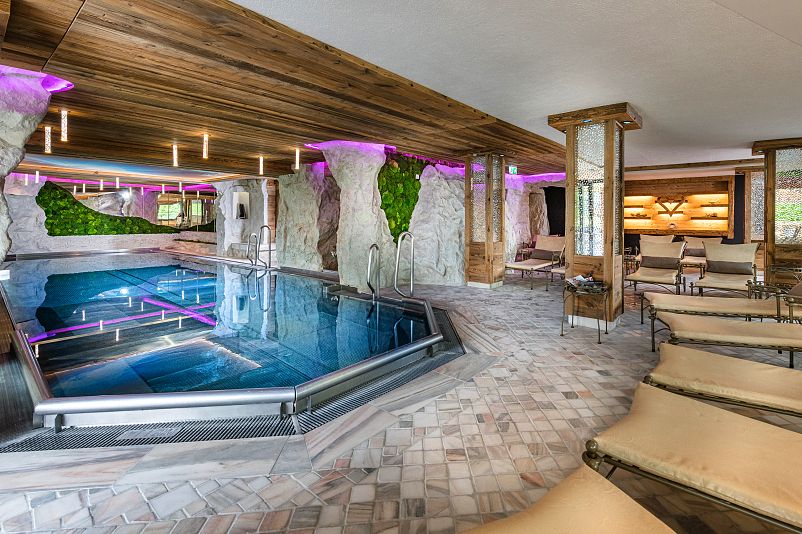 Hotel_Winzer_hotelsINshape_Wellness_Innenpool_6552.jpg