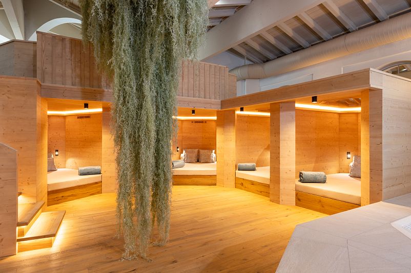 Ruheraum mit Liegenischen im Spa des Posthotel Achenkirch