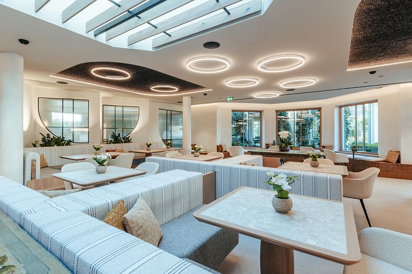 Bloom Restaurant Seating Area – Alpenresort Schwarz