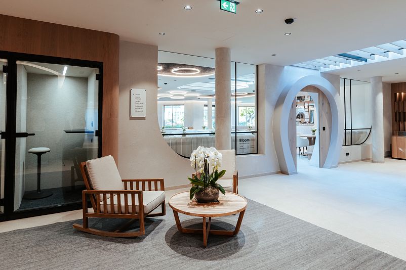 Bloom Floor Lobby & Signage – Alpenresort Schwarz