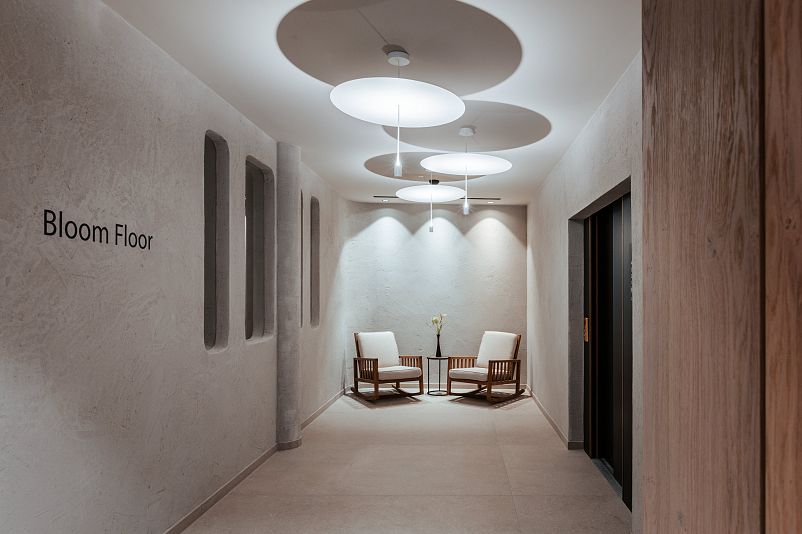 Bloom Floor Entrance & Lounge – Alpenresort Schwarz