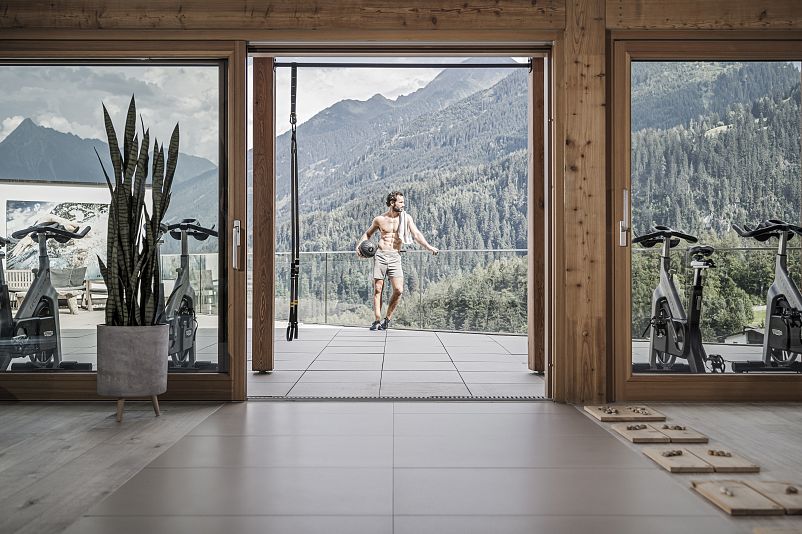 STOCKresort_Finkenberg_Zillertal_hotelsINshape_D_04 Fitness (5).jpg
