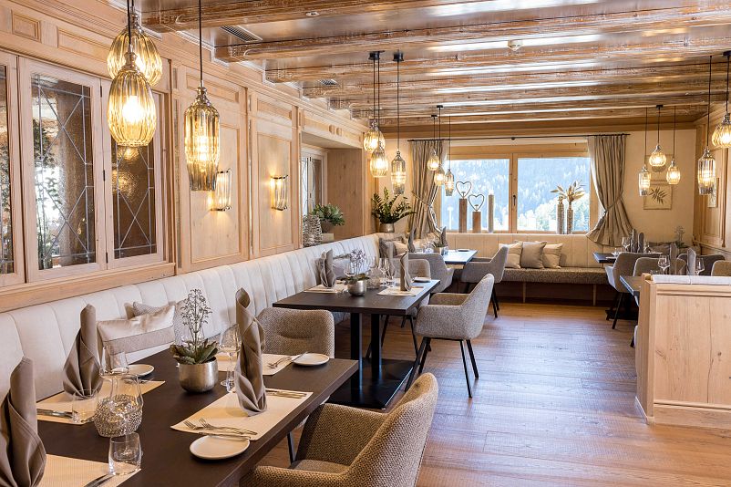 STOCKresort_Finkenberg_Zillertal_Restaurant_csm_restaurant-gourmethotel-oesterreich-stock-resort-08_06a03594cd.jpg