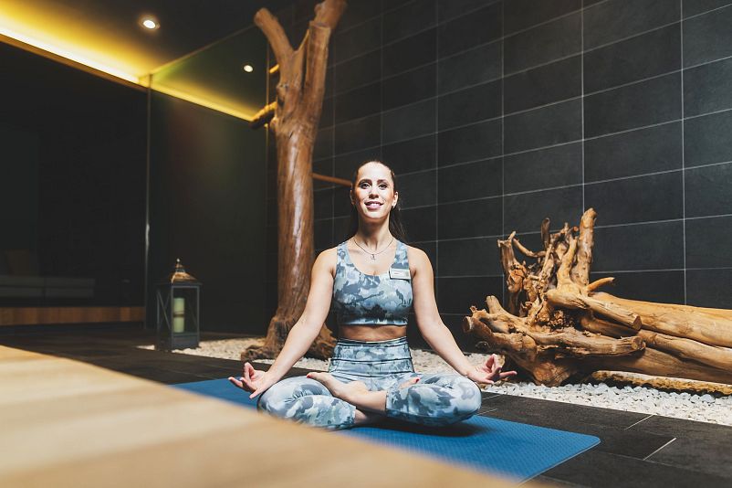 tauernspa-kaprun-regina-yoga-25-01-jfk-0004.jpg
