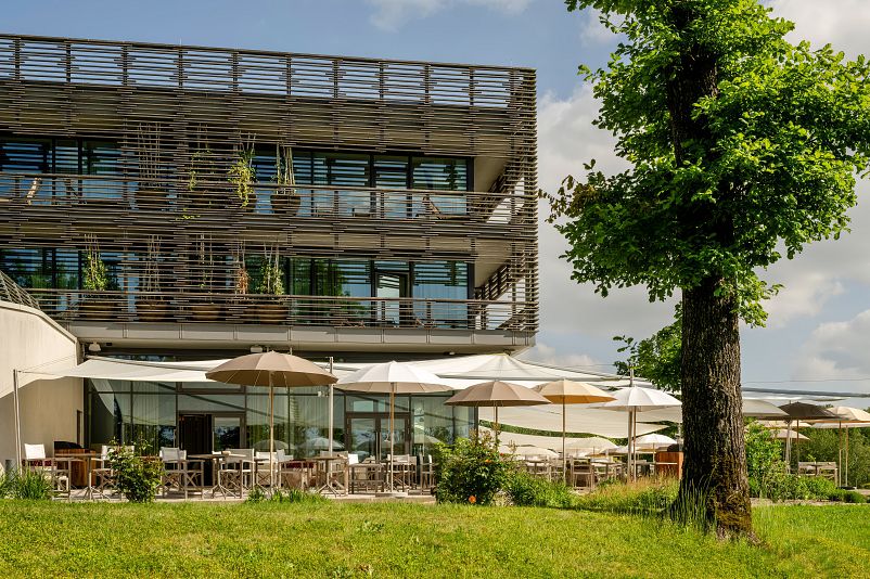 Terrasse_seezeitlodge_0624-090317_b0ccd98921@hotelsINshape-best fitness hotels.jpg