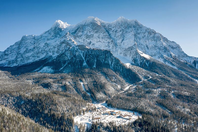 Zugspitz Resort_Luftaufnahme_Winter_Zugspitze_hotelsinshape_best fitness hotels.jpg